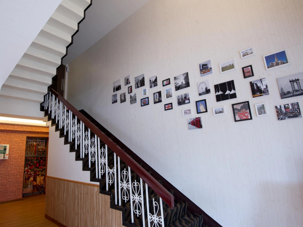 101-s HOTEL