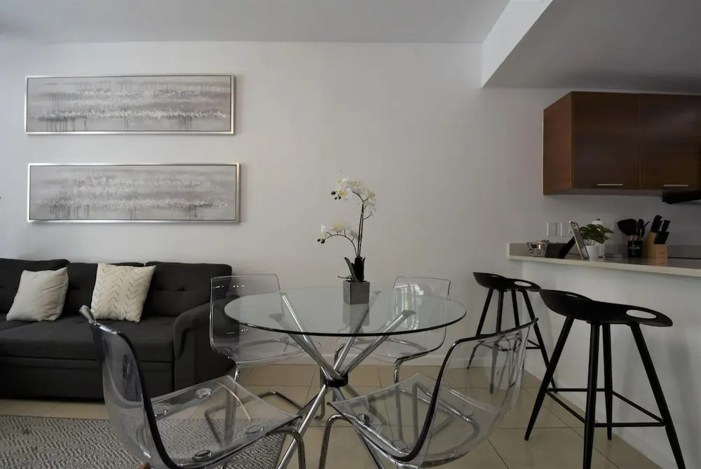 Lovely apt in the heart Midtown