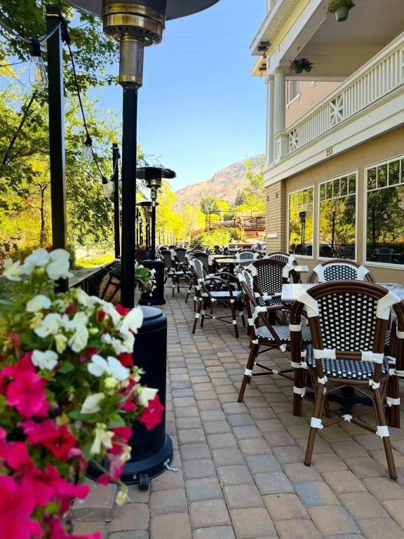Riverside Hot Springs Inn & Spa