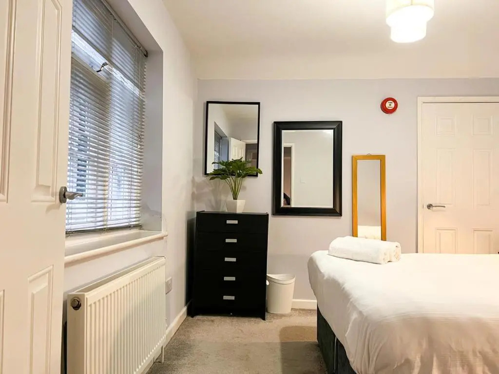 Suitely Berkeley Apartments