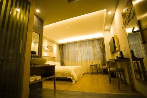 Yishe Hotel Shilu Road Metro Station Branch
