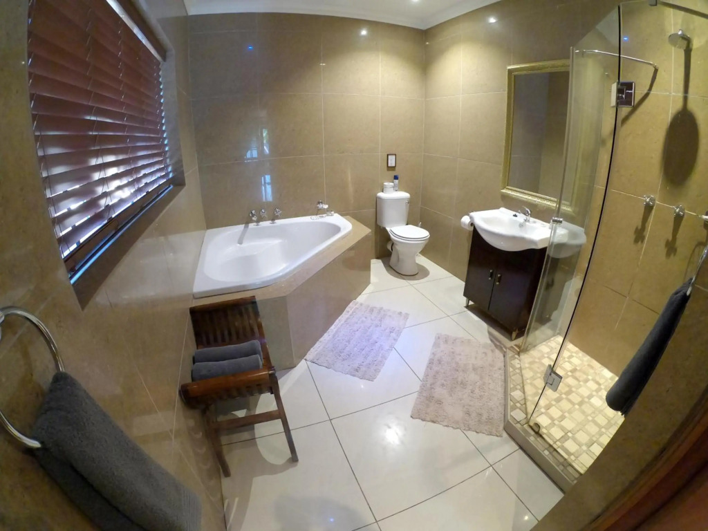 Tuskers Bush Lodge B&B