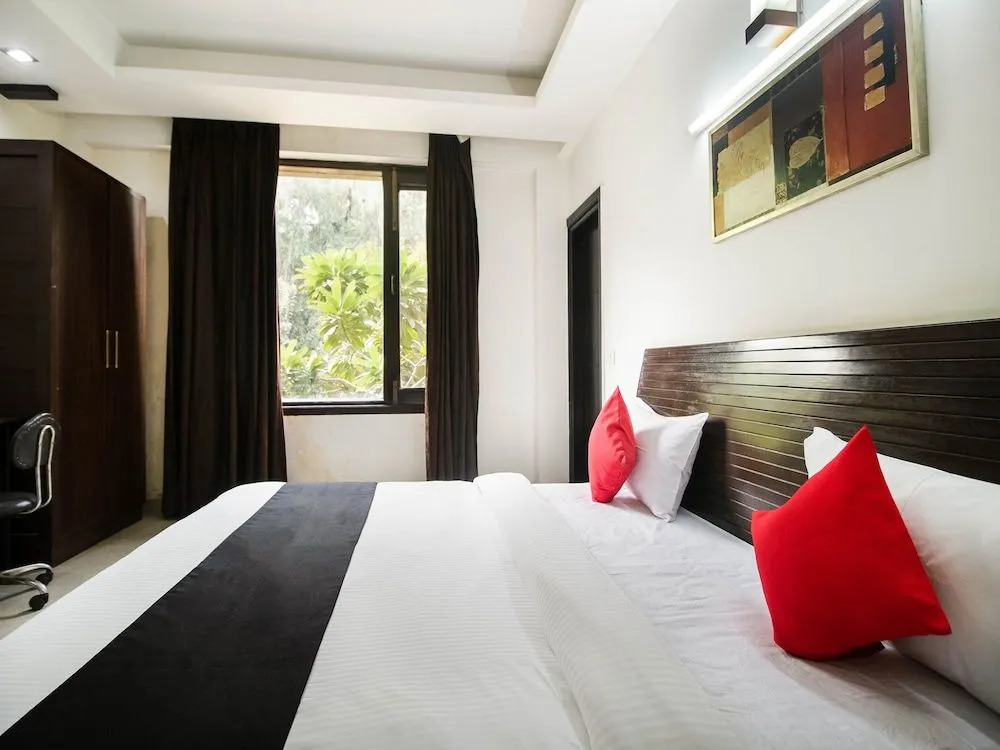 Hotel Green Wood By Dreamz Hospitality