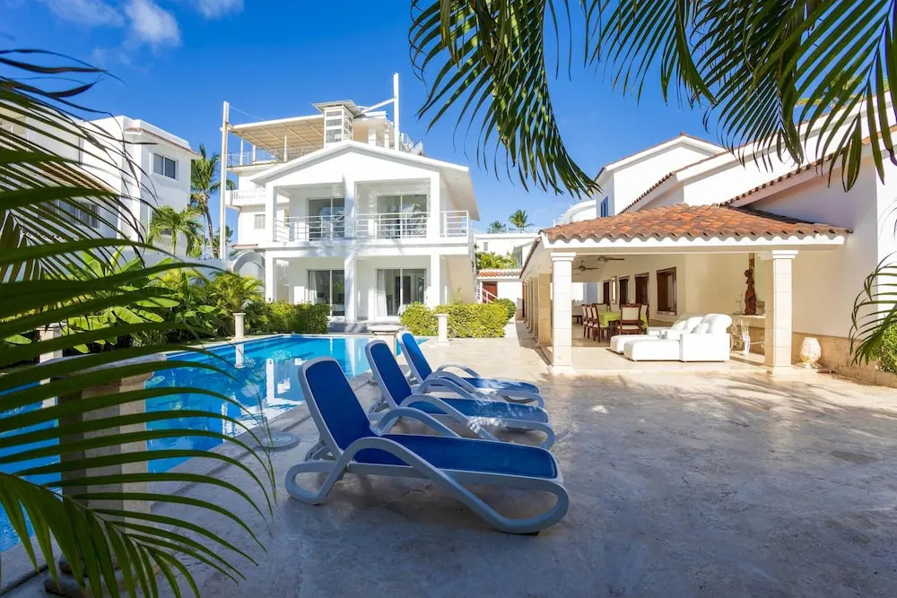 Beachfront 7BR Villa With Pool Maid Los Corales