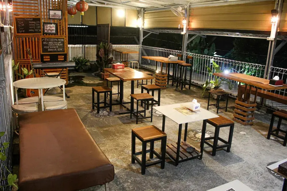 Santana Guest House by OYO Rooms