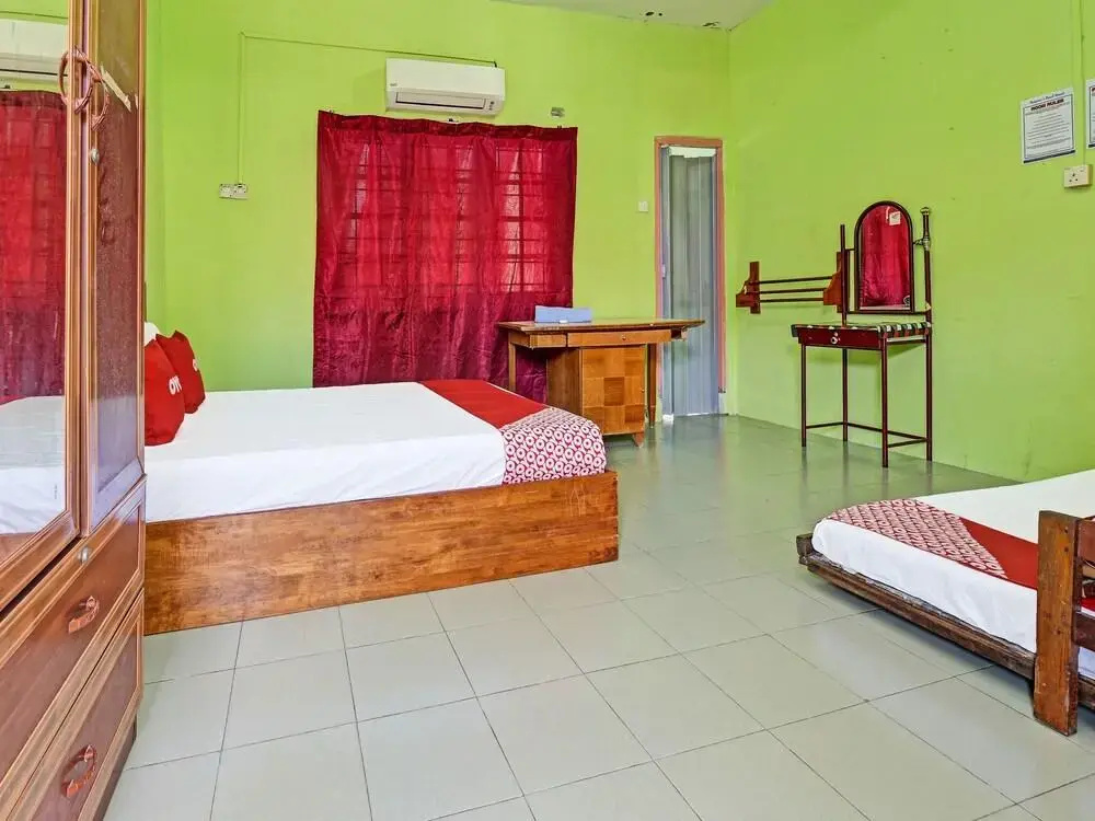 Redzwan's Beach Resort by OYO Rooms