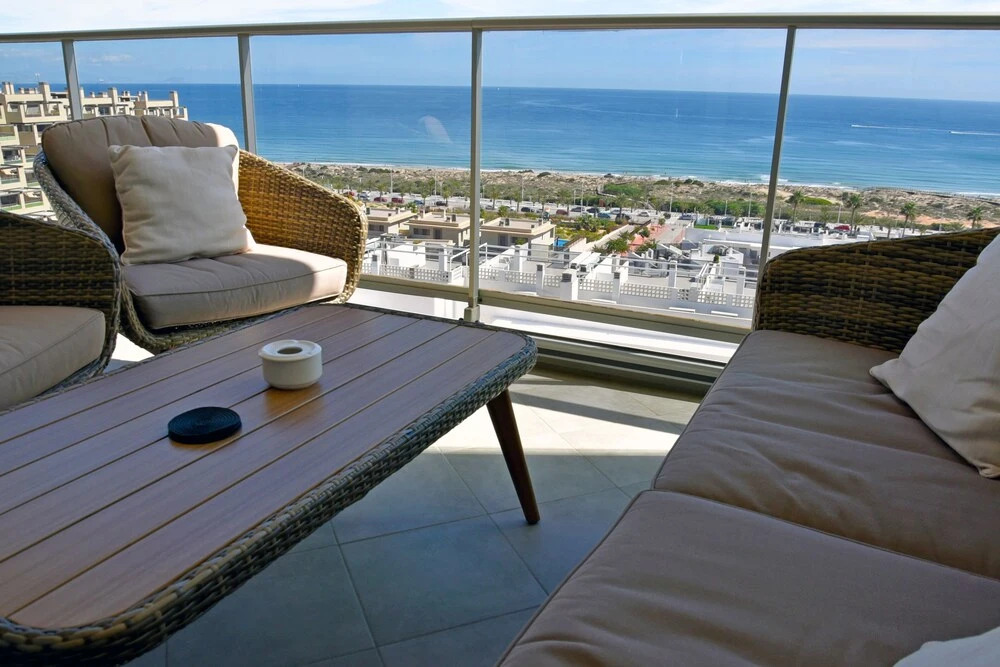 Apt with Sea View & Pool 5