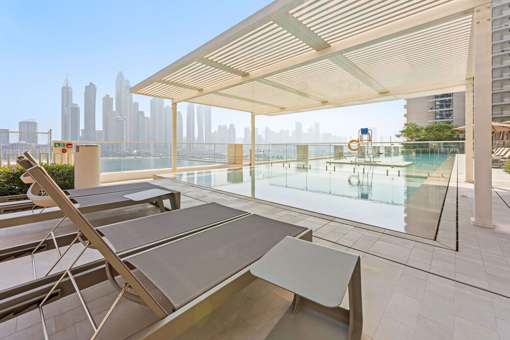 Silkhaus in Marina Vista Stunning 1bdr Sea View