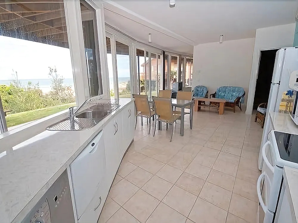 Pelicans Perch - Scenic Coastal Retreat
