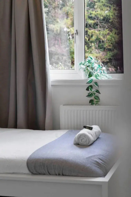 Stylish 4bed Home Free Parking 20 Min to Edinburgh