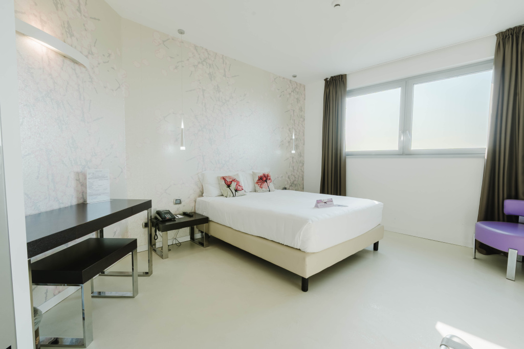 Hotel For You