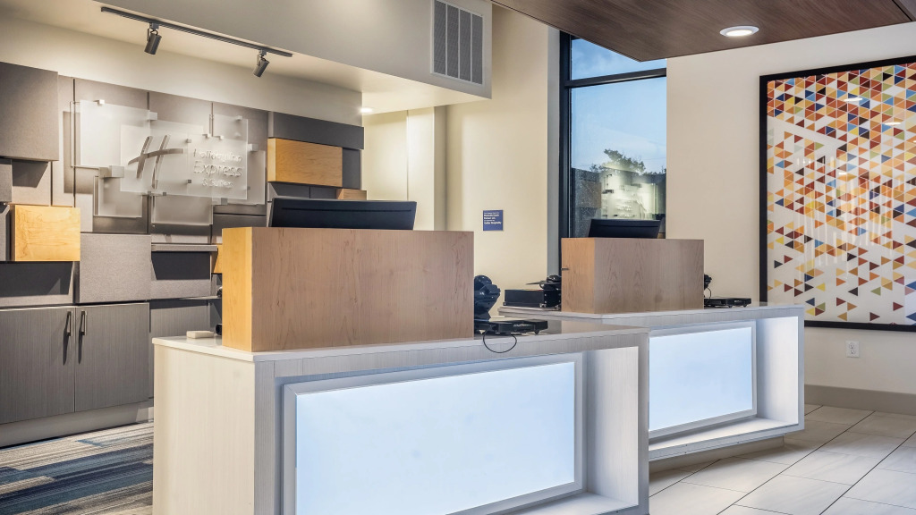 Holiday Inn Express & Suites Platteville by IHG