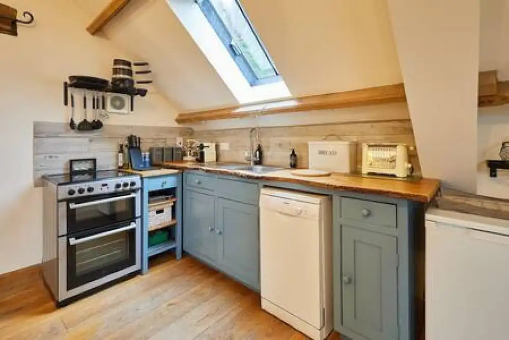Host Stay Llewenau Draw Barn