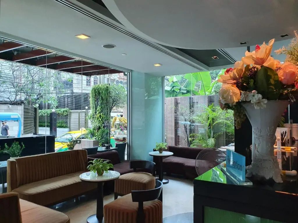 Amora NeoLuxe Suites Hotel