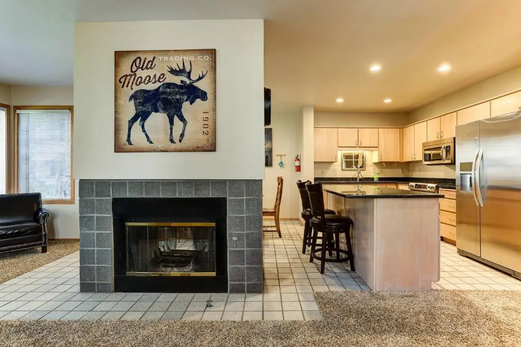 22 Eaglewood Condo