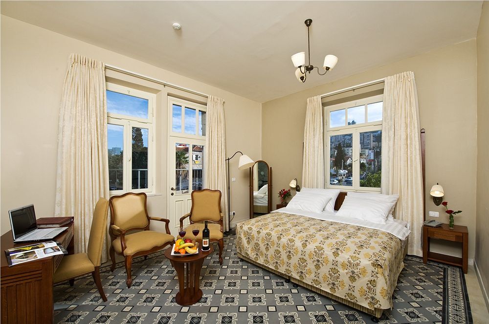 The Colony Hotel