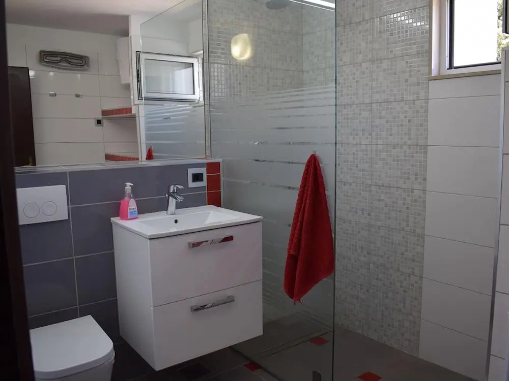 Holiday Home in Okrug Gornji Near the Sea