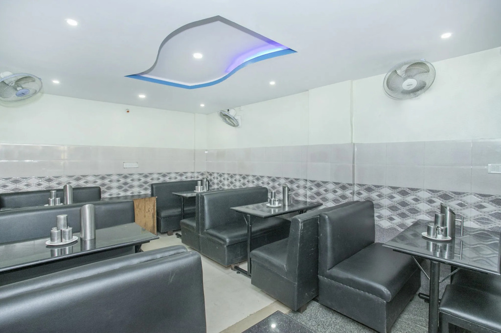 OYO Flagship 10363 Sri Balaji Guest House & Restaurent