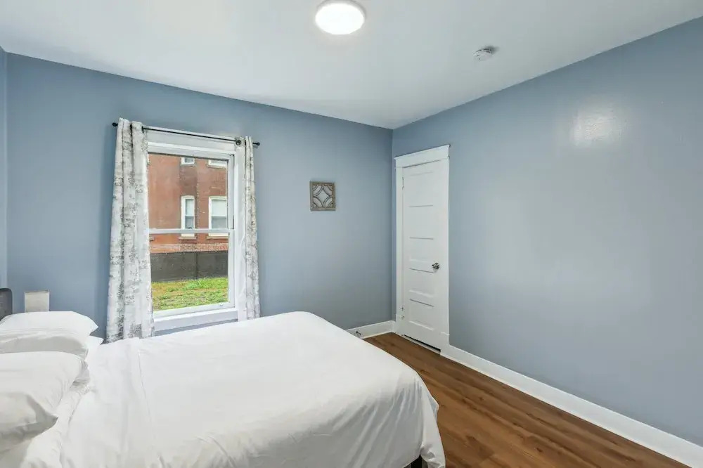 Comfy 3br Flat Close To The Falls 3 Bedroom Apts