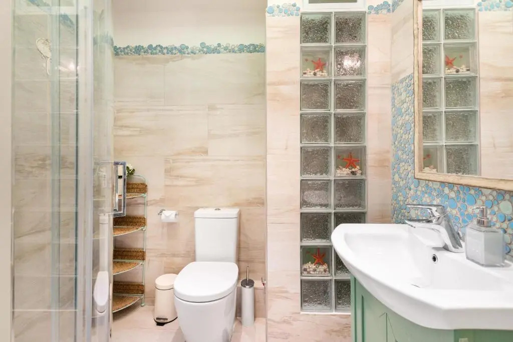 Bright, Calming Retreat With a Balcony Near Metro!