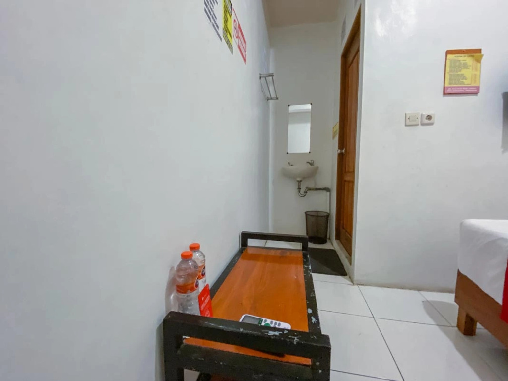 RedDoorz Syariah near Suramadu