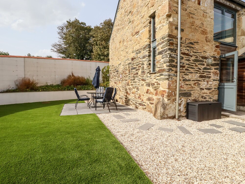 Carines Barns - Pol