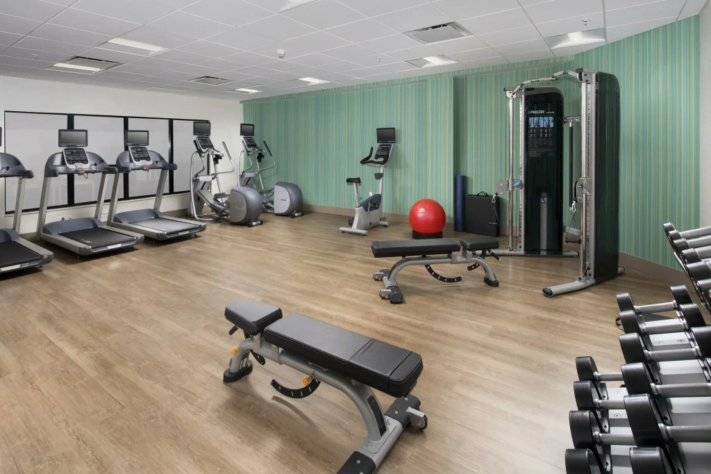 Holiday Inn Express & Suites Baltimore - BWI Airport North by IHG