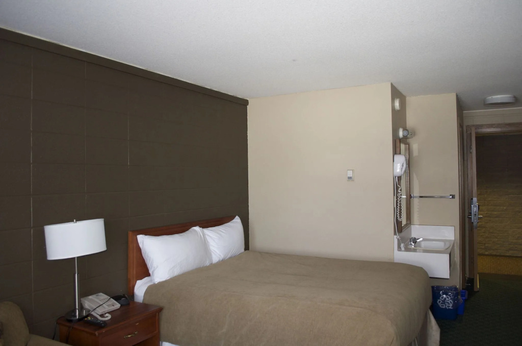 Slave Lake Inn & Conference Centre
