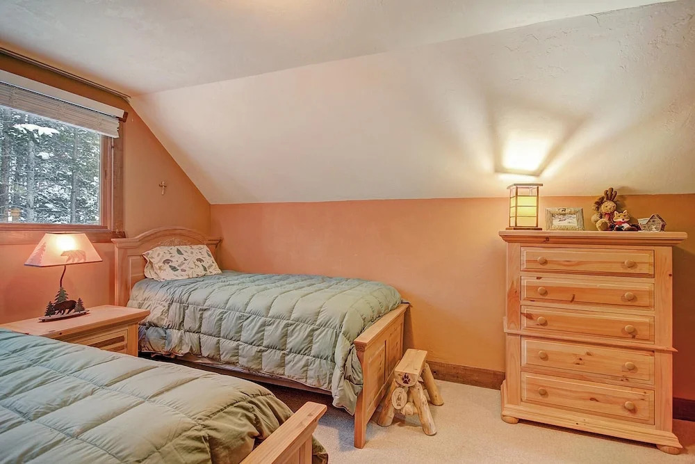 Whispering Pines - 4 Br Home