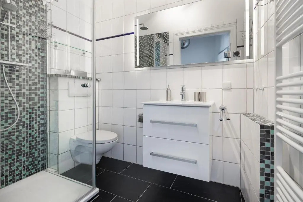 Herr Friese, Wohnung Nr. 6