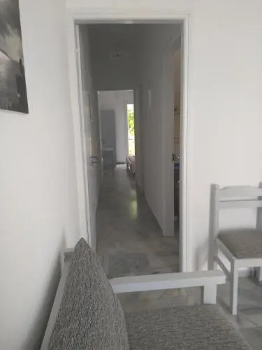 Flat 1 Bedroom 1 Bathroom - Aliki