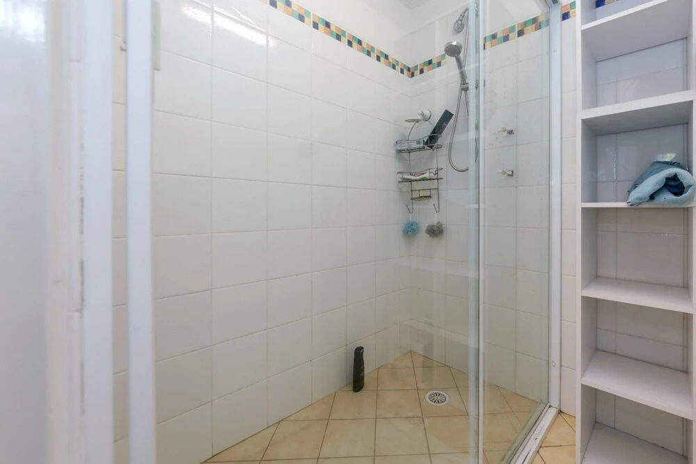Sunset Towers, Unit 3/25 Donald Street
