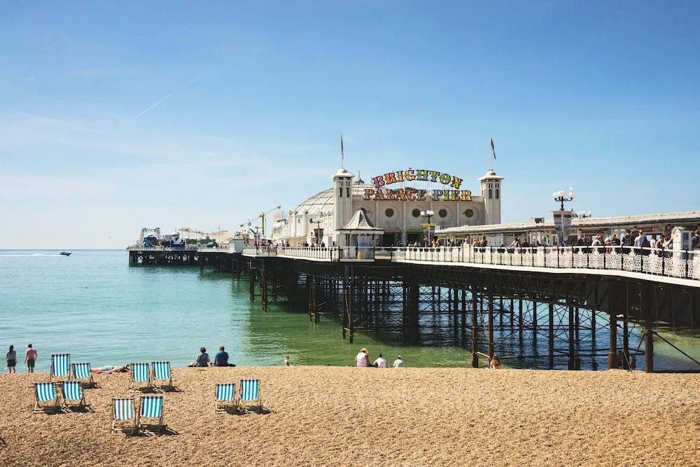 Hove Alone 4 By My Getaways