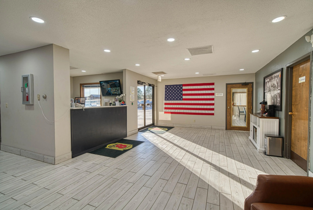 Super 8 by Wyndham Hot Springs