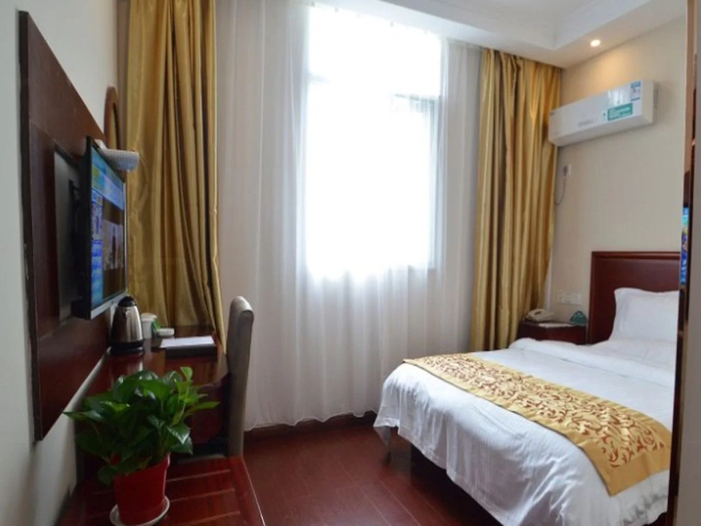 GreenTree Inn Nanjing XianLin Road JinMaRoad Subway Station Shell Hotel