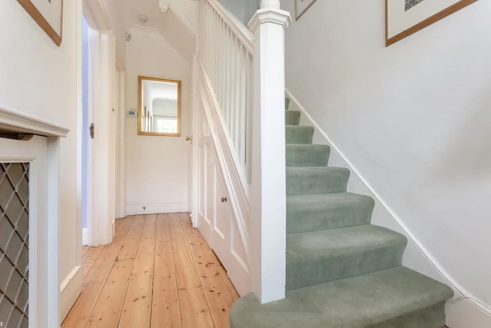 3 Bedroom Family House With Garden