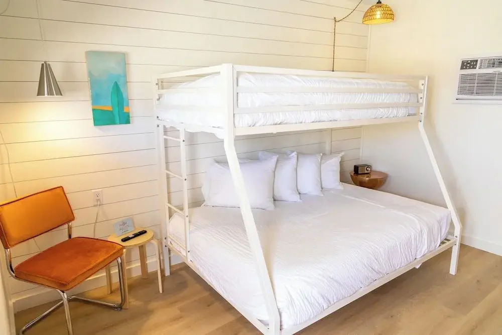 Driftwood Motel