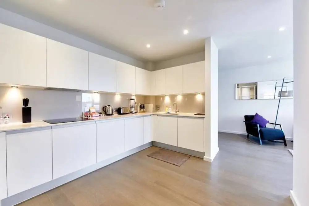 Modern 2bed Apt W/balcony in Kings Cross