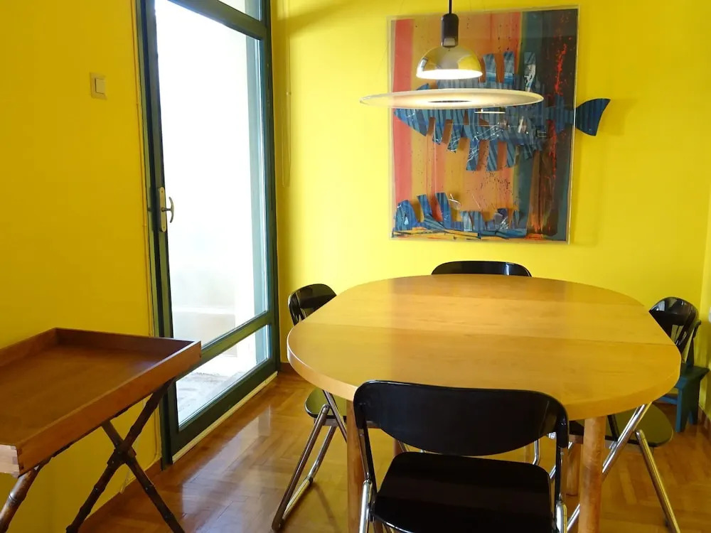 Superb location Athenian apartment