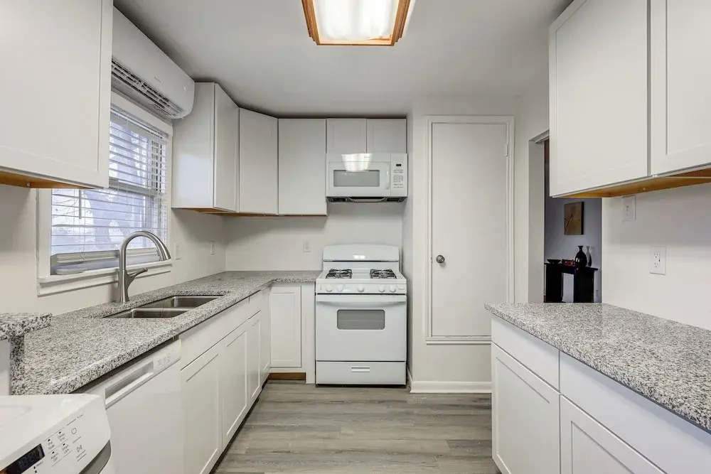Retreat at Brackenridge Park: Cozy San Antonio Apt