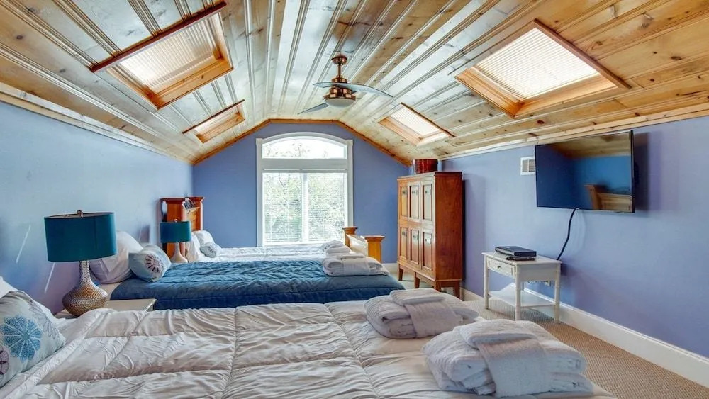 20 Sandpiper - 7 Br home by RedAwning