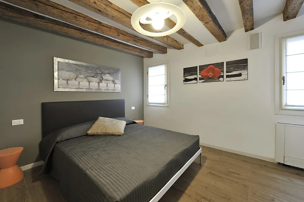 St. Mark'S Suite