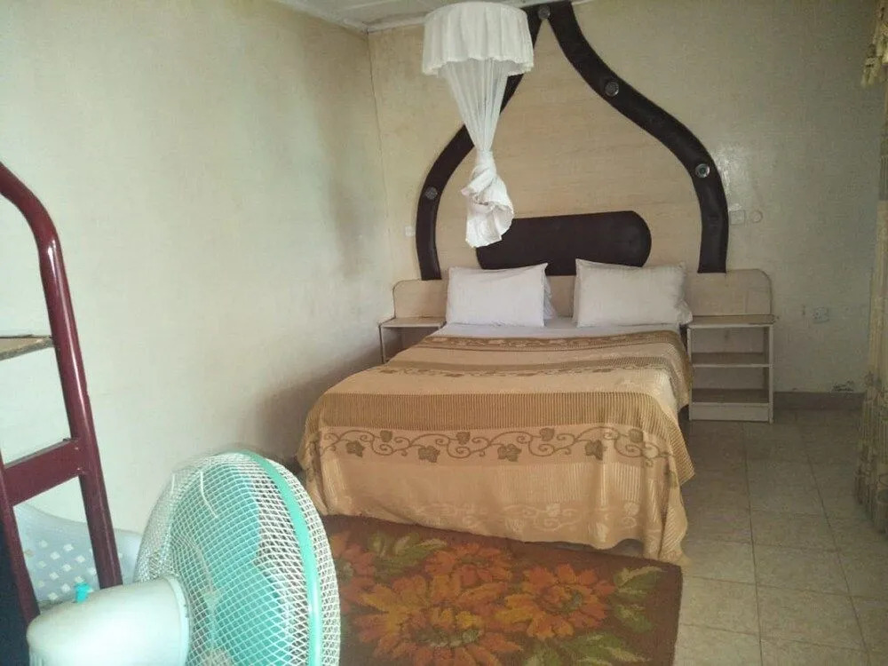 Owoods Annex Hotel