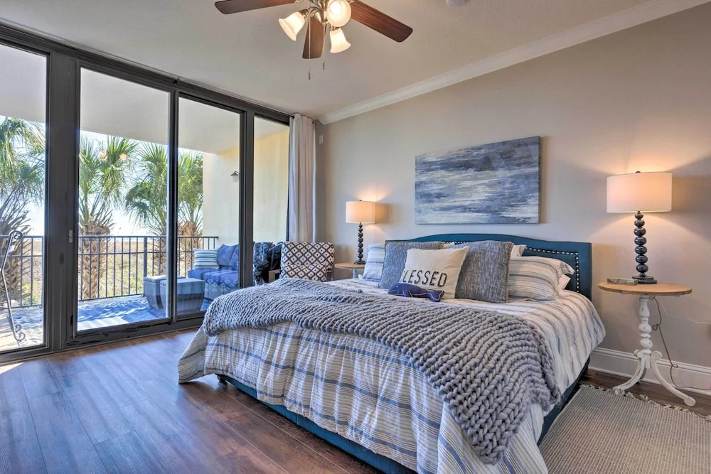 Sunny First-floor Condo w/ Ocean-view Balcony!