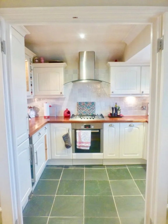 2 Bedroom Apartment in Brighton With sea View Sleeps 3