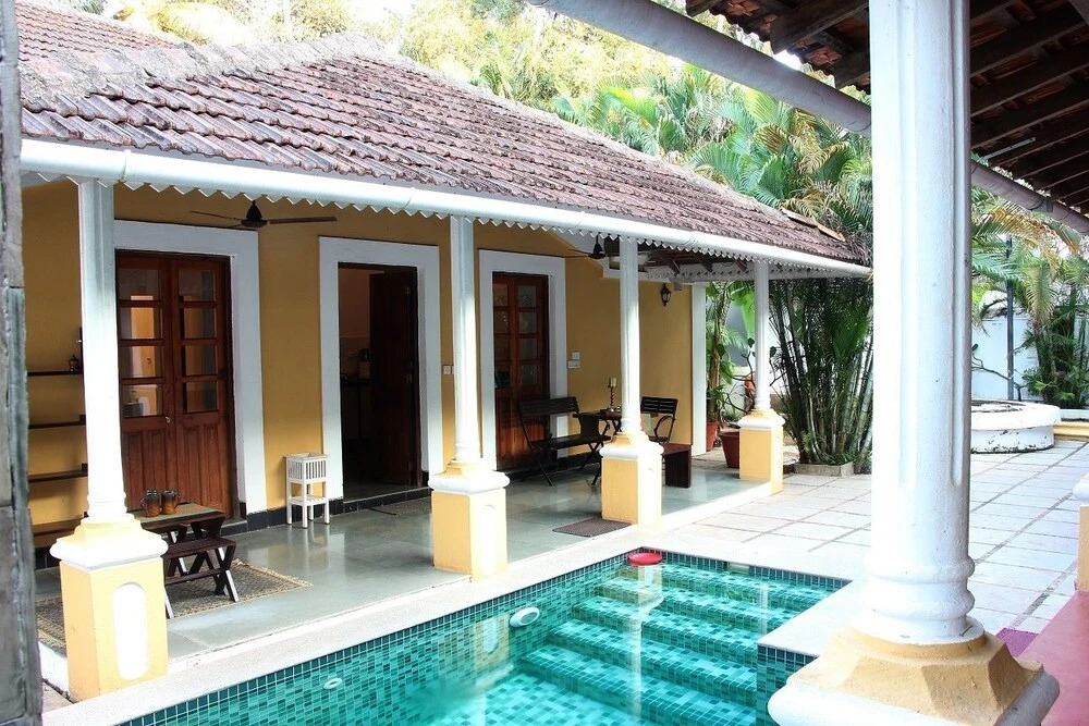 5am Somewhere - Villa Pinhero