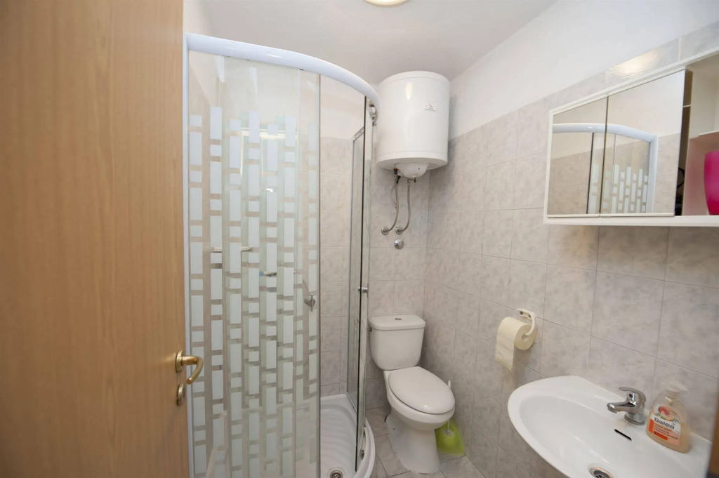 Damira Rooms