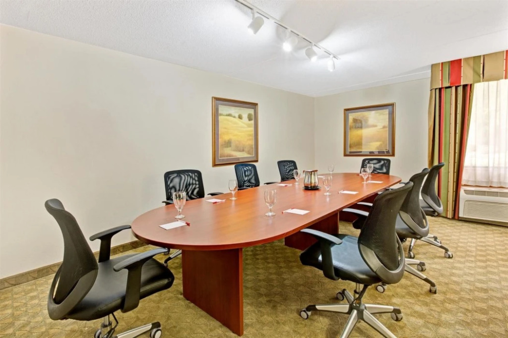 Holiday Inn Hotel Statesville-I-77 Exit 49a