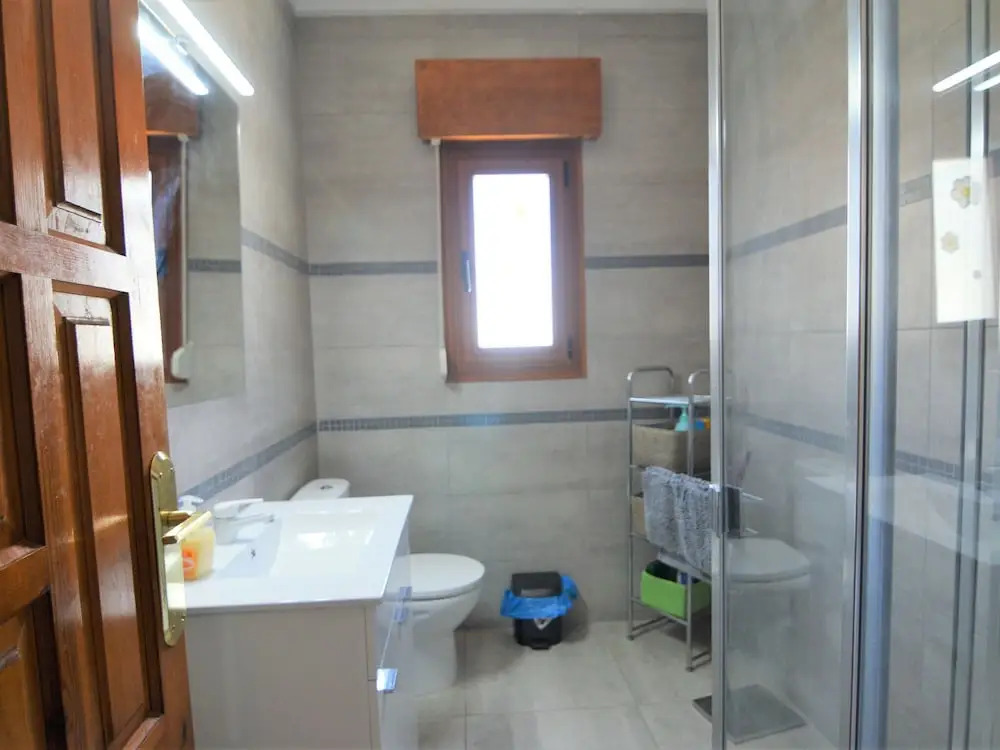 Villa With Private Swimming Pool in Queseda
