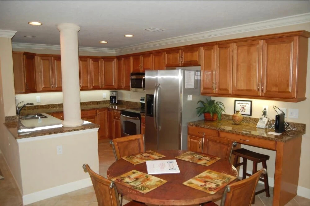 Sunset Royale - 116 2 Bedrooms 2 Bathrooms Apts